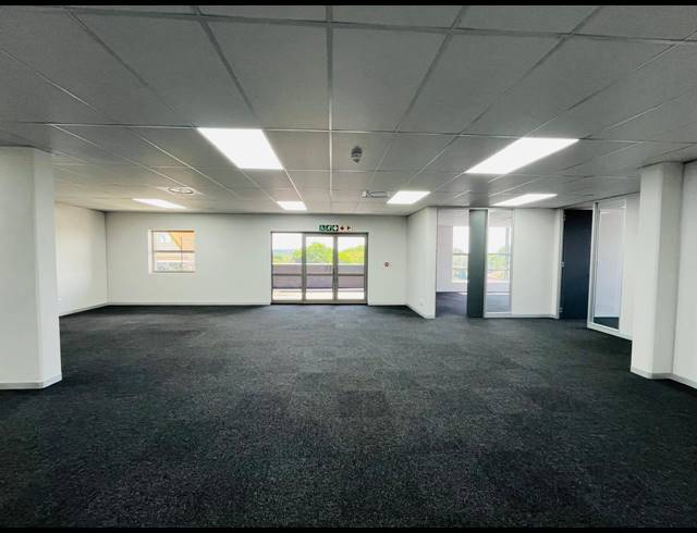 250M² OFFICE TO LET IN FOURWAYS